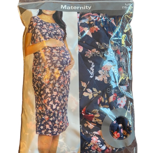 Time & Tru Maternity Short Sleeved Floral Dress - Picture 2 of 5